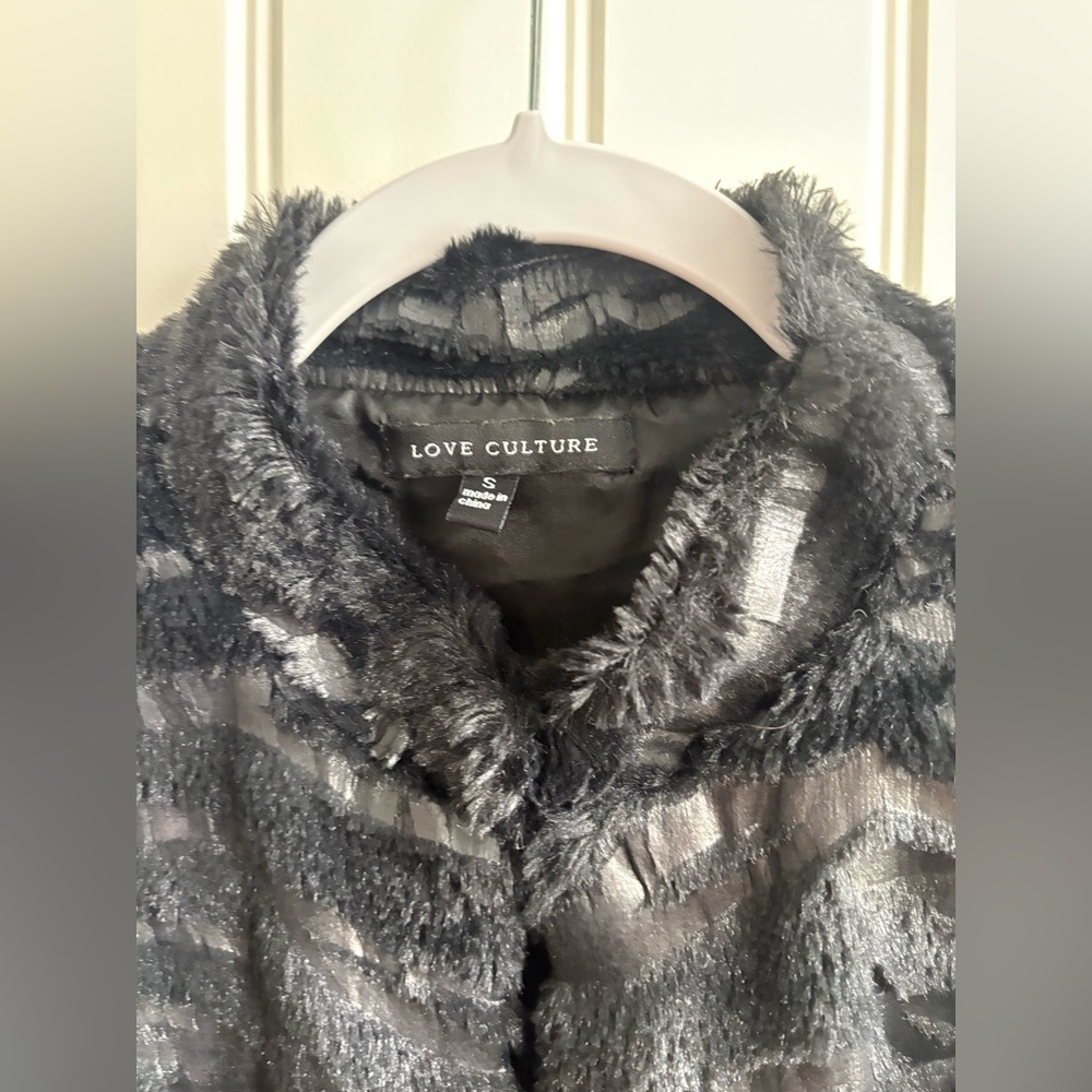 Love Culture Charcoal Faux Fur Vest - Picture 4 of 8